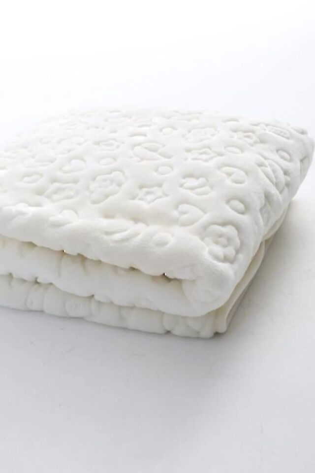 Premium Kabartmalı Peluş Bebek Battaniye İnce Mevsimlik Krem